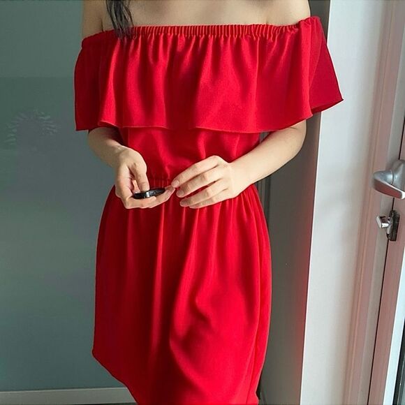 ARITZIA Wilfred Dress Red Off Shoulder with Pockets Size S - Picture 1 of 9
